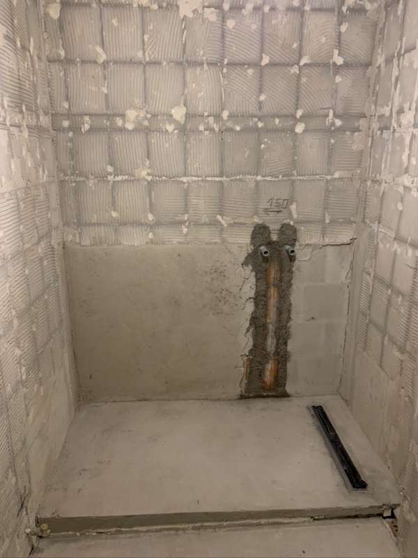 BAU.DE / BAU-Forum: 1. Bild zu Frage "Begehbare Dusche mit Stufe abdichten: Profile, Abdichtung & Lösungen für Glasplatten" im BAU-Forum "Sanitär, Bad, Dusche, WC" BAU.DE / BAU-Forum: 1. Bild zu Frage "Begehbare Dusche mit Stufe abdichten: Profile, Abdichtung & Lösungen für Glasplatten" im BAU-Forum "Sanitär, Bad, Dusche, WC"