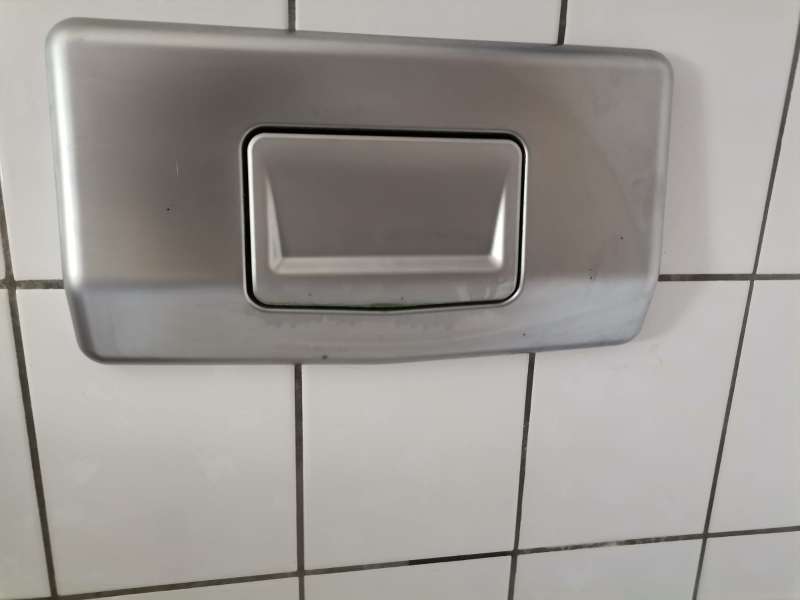 BAU.DE / BAU-Forum: 2. Bild zu Frage "Spülkasten ohne Herstellerangabe: Unbekannte Marke identifizieren & Baumarktqualität prüfen?" im BAU-Forum "Sanitär, Bad, Dusche, WC" BAU.DE / BAU-Forum: 2. Bild zu Frage "Spülkasten ohne Herstellerangabe: Unbekannte Marke identifizieren & Baumarktqualität prüfen?" im BAU-Forum "Sanitär, Bad, Dusche, WC"