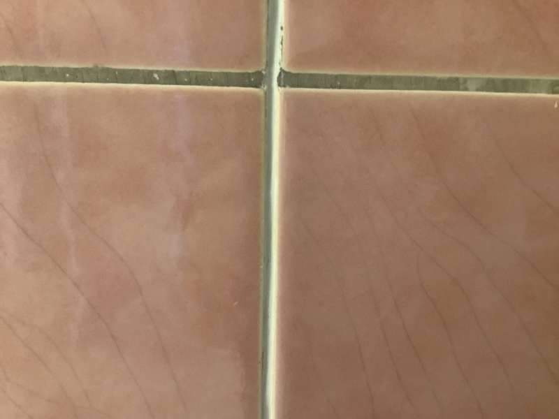 BAU.DE / BAU-Forum: 1. Bild zu Frage "Asbest in Fugenmasse: Gesundheitsrisiko, Sanierung & Testmöglichkeiten?" im BAU-Forum "Sanitär, Bad, Dusche, WC" BAU.DE / BAU-Forum: 1. Bild zu Frage "Asbest in Fugenmasse: Gesundheitsrisiko, Sanierung & Testmöglichkeiten?" im BAU-Forum "Sanitär, Bad, Dusche, WC"