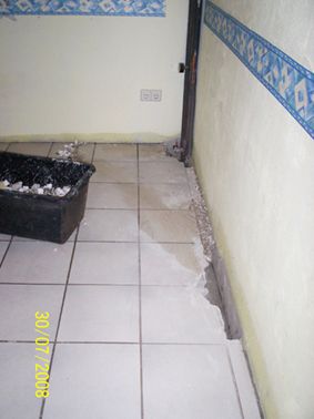BAU.DE / BAU-Forum: 1. Bild zu Antwort "Wirtschaftsraum Bild 2 ..." auf die Frage "Nasse Innenwand Ursache unklar: Was tun bei Feuchtigkeit, Schimmel & Wasserschaden?" im BAU-Forum "Modernisierung / Sanierung / Bauschäden" BAU.DE / BAU-Forum: 1. Bild zu Antwort "Wirtschaftsraum Bild 2 ..." auf die Frage "Nasse Innenwand Ursache unklar: Was tun bei Feuchtigkeit, Schimmel & Wasserschaden?" im BAU-Forum "Modernisierung / Sanierung / Bauschäden"