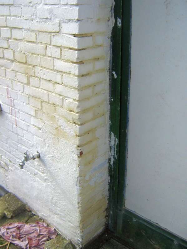 BAU.DE / BAU-Forum: 5. Bild zu Frage "Nasse Außenwand oder?" im BAU-Forum "Modernisierung / Sanierung / Bauschäden"