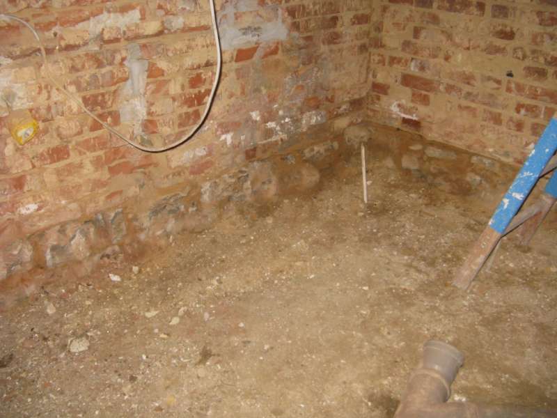 BAU.DE / BAU-Forum: 1. Bild zu Antwort "Horizontalsperre im Altbau: Erste Bilder und Einschätzung" auf die Frage "Hausbau: Baujahr, Baumängel & Sanierungskosten – Was tun bei Problemen?" im BAU-Forum "Modernisierung / Sanierung / Bauschäden" BAU.DE / BAU-Forum: 1. Bild zu Antwort "Horizontalsperre im Altbau: Erste Bilder und Einschätzung" auf die Frage "Hausbau: Baujahr, Baumängel & Sanierungskosten – Was tun bei Problemen?" im BAU-Forum "Modernisierung / Sanierung / Bauschäden"