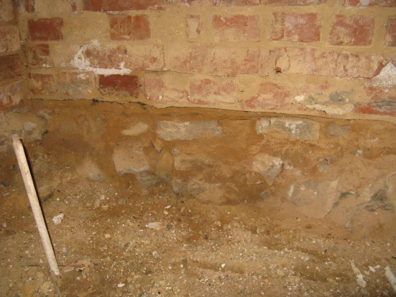 BAU.DE / BAU-Forum: 2. Bild zu Antwort "Horizontalsperre im Altbau: Erste Bilder und Einschätzung" auf die Frage "Hausbau: Baujahr, Baumängel & Sanierungskosten – Was tun bei Problemen?" im BAU-Forum "Modernisierung / Sanierung / Bauschäden" BAU.DE / BAU-Forum: 2. Bild zu Antwort "Horizontalsperre im Altbau: Erste Bilder und Einschätzung" auf die Frage "Hausbau: Baujahr, Baumängel & Sanierungskosten – Was tun bei Problemen?" im BAU-Forum "Modernisierung / Sanierung / Bauschäden"