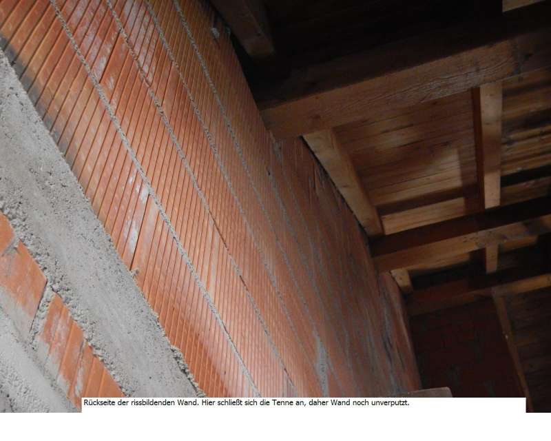BAU.DE / BAU-Forum: 2. Bild zu Antwort "Vielen Dank erst einmal für 's ..." auf die Frage "Dachbalken verursachen Risse" im BAU-Forum "Modernisierung / Sanierung / Bauschäden"