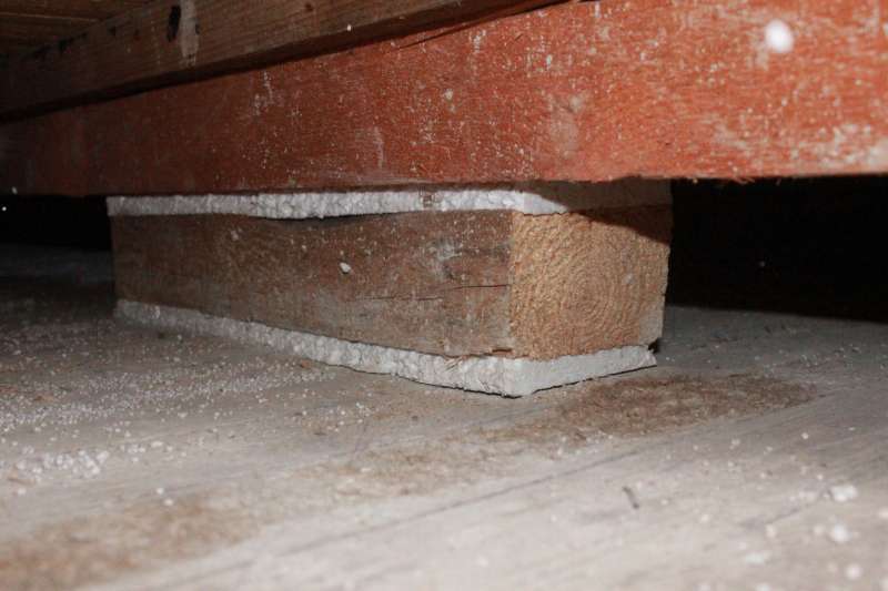 Bild zum BAU-Forumsbeitrag: Doppelte Holzbalkendecke entfernen im Forum Modernisierung / Sanierung / Bauschäden