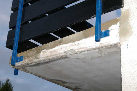 Bild zum BAU-Forumsbeitrag: Balkonsanierung: womit Fliesenfugen reparieren? im Forum Modernisierung / Sanierung / Bauschäden