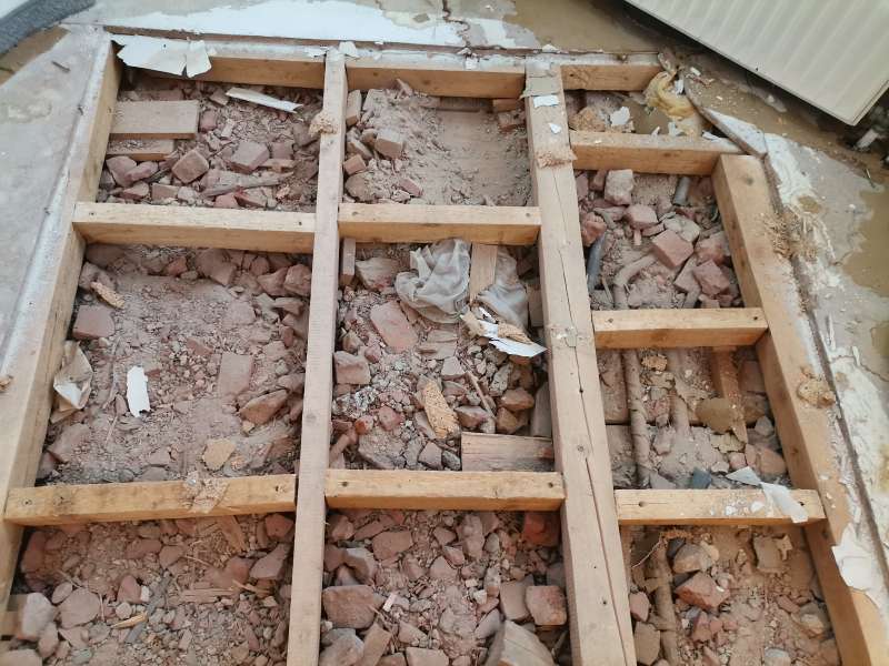 BAU.DE / BAU-Forum: 2. Bild zu Frage "Aufbau Boden auf Holzbalkendecke" im BAU-Forum "Modernisierung / Sanierung / Bauschäden" BAU.DE / BAU-Forum: 2. Bild zu Frage "Aufbau Boden auf Holzbalkendecke" im BAU-Forum "Modernisierung / Sanierung / Bauschäden"
