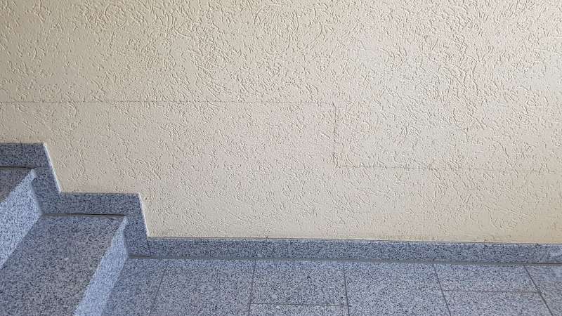 BAU.DE / BAU-Forum: 5. Bild zu Frage "Rissbildung im Treppenhaus" im BAU-Forum "Modernisierung / Sanierung / Bauschäden" BAU.DE / BAU-Forum: 5. Bild zu Frage "Rissbildung im Treppenhaus" im BAU-Forum "Modernisierung / Sanierung / Bauschäden"