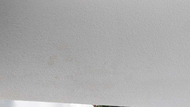 BAU.DE / BAU-Forum: 2. Bild zu Frage "Gelbebraune Flecken an der Fassade nach Regen" im BAU-Forum "Modernisierung / Sanierung / Bauschäden" BAU.DE / BAU-Forum: 2. Bild zu Frage "Gelbebraune Flecken an der Fassade nach Regen" im BAU-Forum "Modernisierung / Sanierung / Bauschäden"