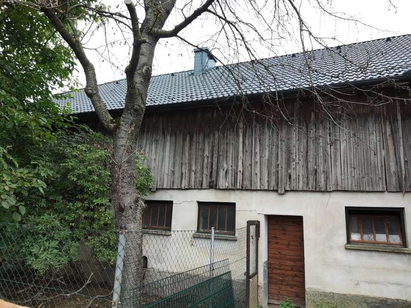 BAU.DE / BAU-Forum: 1. Bild zu Frage "Beschädigte Außenwand - Statisch gefährlich?" im BAU-Forum "Modernisierung / Sanierung / Bauschäden" BAU.DE / BAU-Forum: 1. Bild zu Frage "Beschädigte Außenwand - Statisch gefährlich?" im BAU-Forum "Modernisierung / Sanierung / Bauschäden"