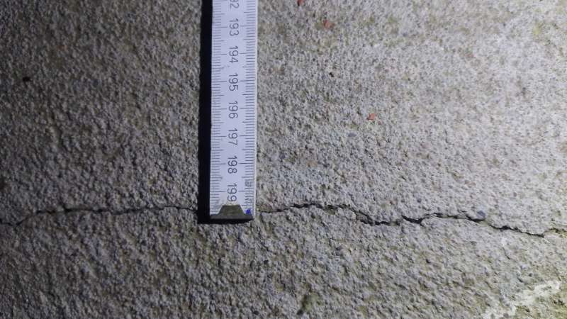 BAU.DE / BAU-Forum: 4. Bild zu Frage "Risse in Decke/ Wand" im BAU-Forum "Modernisierung / Sanierung / Bauschäden" BAU.DE / BAU-Forum: 4. Bild zu Frage "Risse in Decke/ Wand" im BAU-Forum "Modernisierung / Sanierung / Bauschäden"