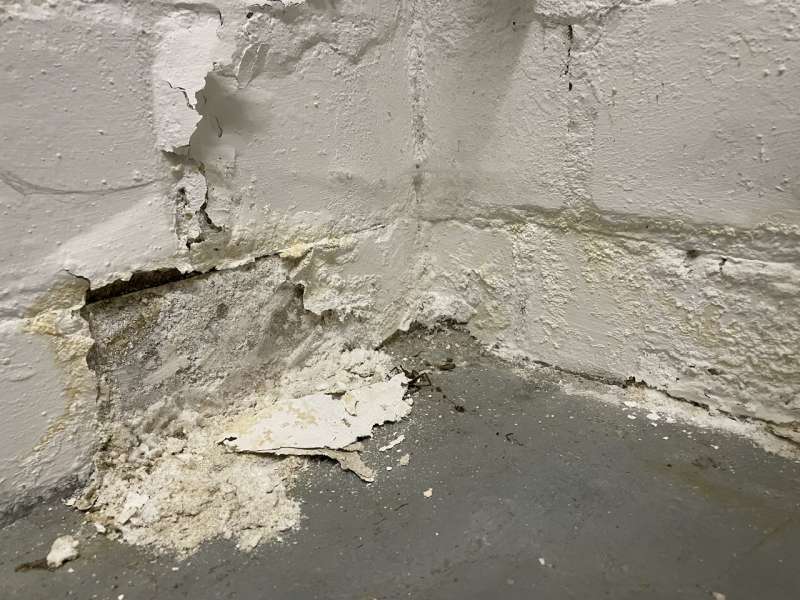 BAU.DE / BAU-Forum: 2. Bild zu Antwort "Rückfrage" auf die Frage "Feuchter Kellerboden nach Wasserschaden: Ursachen, Sanierung & Risiken?" im BAU-Forum "Modernisierung / Sanierung / Bauschäden" BAU.DE / BAU-Forum: 2. Bild zu Antwort "Rückfrage" auf die Frage "Feuchter Kellerboden nach Wasserschaden: Ursachen, Sanierung & Risiken?" im BAU-Forum "Modernisierung / Sanierung / Bauschäden"