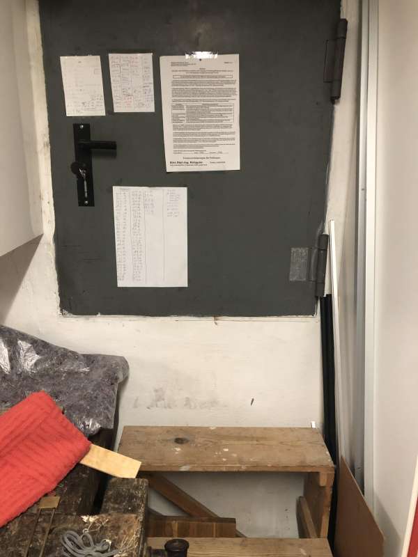 BAU.DE / BAU-Forum: 2. Bild zu Frage "Durchbruch Tankraumtür zum ehemaligen Öltankraum" im BAU-Forum "Modernisierung / Sanierung / Bauschäden" BAU.DE / BAU-Forum: 2. Bild zu Frage "Durchbruch Tankraumtür zum ehemaligen Öltankraum" im BAU-Forum "Modernisierung / Sanierung / Bauschäden"