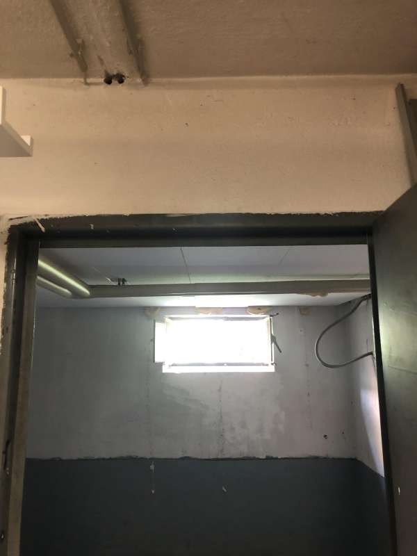 BAU.DE / BAU-Forum: 4. Bild zu Frage "Durchbruch Tankraumtür zum ehemaligen Öltankraum" im BAU-Forum "Modernisierung / Sanierung / Bauschäden" BAU.DE / BAU-Forum: 4. Bild zu Frage "Durchbruch Tankraumtür zum ehemaligen Öltankraum" im BAU-Forum "Modernisierung / Sanierung / Bauschäden"