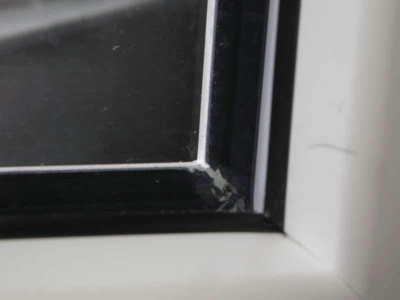 BAU.DE / BAU-Forum: 1. Bild zu Frage "Mängel nach Einbau von neuen Fenstern durch Fachfirma im Altbau" im BAU-Forum "Modernisierung / Sanierung / Bauschäden" BAU.DE / BAU-Forum: 1. Bild zu Frage "Mängel nach Einbau von neuen Fenstern durch Fachfirma im Altbau" im BAU-Forum "Modernisierung / Sanierung / Bauschäden"