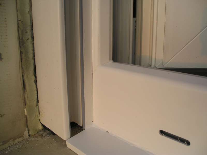 BAU.DE / BAU-Forum: 2. Bild zu Frage "Mängel nach Einbau von neuen Fenstern durch Fachfirma im Altbau" im BAU-Forum "Modernisierung / Sanierung / Bauschäden" BAU.DE / BAU-Forum: 2. Bild zu Frage "Mängel nach Einbau von neuen Fenstern durch Fachfirma im Altbau" im BAU-Forum "Modernisierung / Sanierung / Bauschäden"