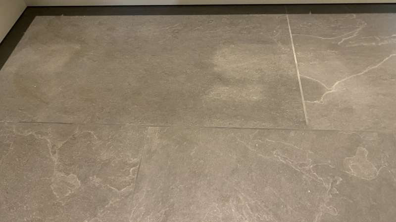 BAU.DE / BAU-Forum: 1. Bild zu Frage "Unterschiedliche Fliesenfugenfarben - ist das ein Mangel?" im BAU-Forum "Modernisierung / Sanierung / Bauschäden" BAU.DE / BAU-Forum: 1. Bild zu Frage "Unterschiedliche Fliesenfugenfarben - ist das ein Mangel?" im BAU-Forum "Modernisierung / Sanierung / Bauschäden"