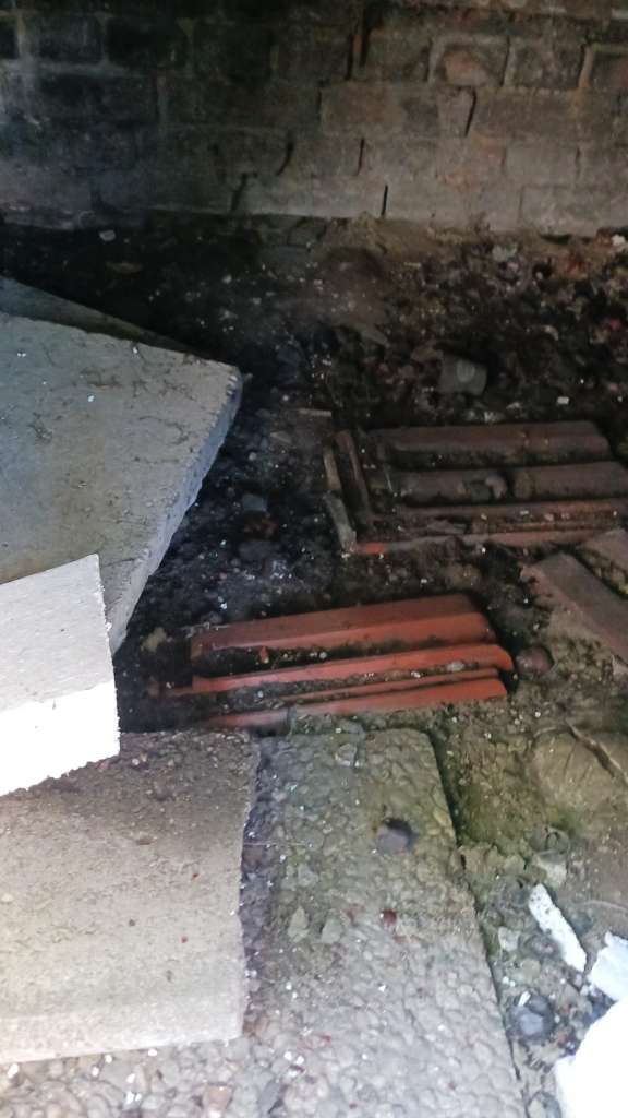 BAU.DE / BAU-Forum: 2. Bild zu Frage "Öffnung im Sockel schließen" im BAU-Forum "Modernisierung / Sanierung / Bauschäden" BAU.DE / BAU-Forum: 2. Bild zu Frage "Öffnung im Sockel schließen" im BAU-Forum "Modernisierung / Sanierung / Bauschäden"