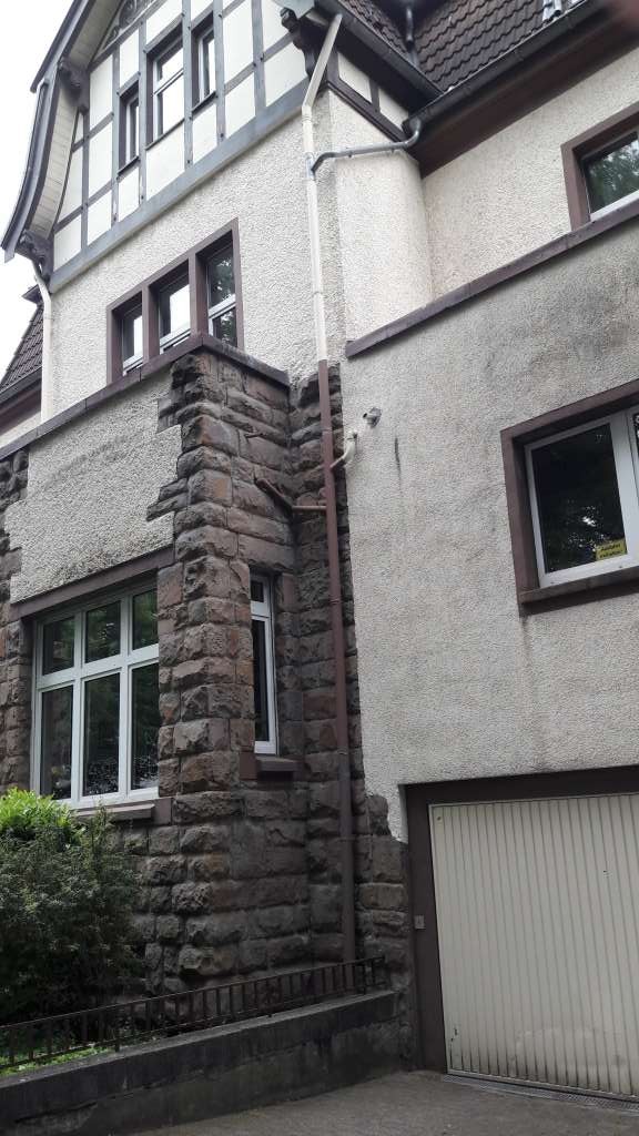 BAU.DE / BAU-Forum: 1. Bild zu Frage "Sanierung der Loggia" im BAU-Forum "Modernisierung / Sanierung / Bauschäden" BAU.DE / BAU-Forum: 1. Bild zu Frage "Sanierung der Loggia" im BAU-Forum "Modernisierung / Sanierung / Bauschäden"