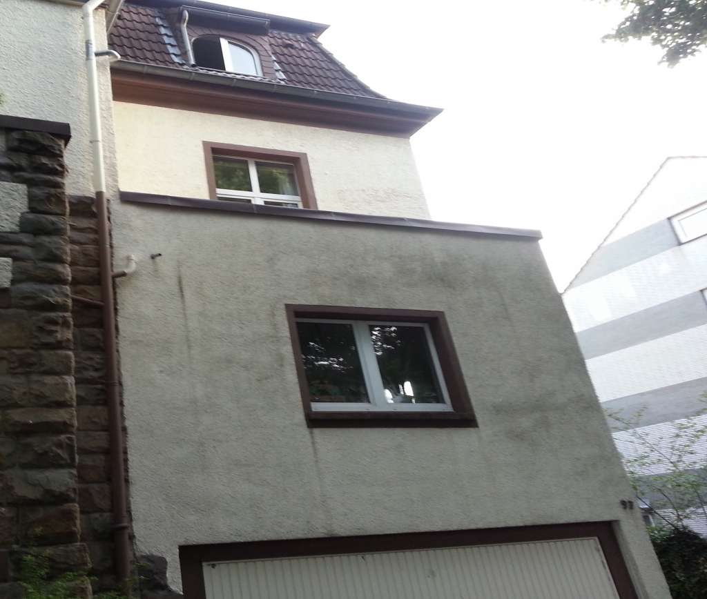 BAU.DE / BAU-Forum: 2. Bild zu Frage "Sanierung der Loggia" im BAU-Forum "Modernisierung / Sanierung / Bauschäden" BAU.DE / BAU-Forum: 2. Bild zu Frage "Sanierung der Loggia" im BAU-Forum "Modernisierung / Sanierung / Bauschäden"