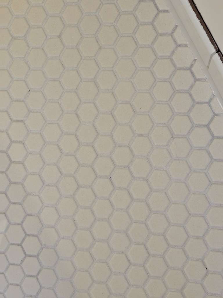 BAU.DE / BAU-Forum: 1. Bild zu Antwort "Schleifvlies, Schleifmaschine, Gutachter für Fliesen" auf die Frage "weißlicher Schleier auf Fliesen nach dem Verfugen" im BAU-Forum "Modernisierung / Sanierung / Bauschäden" BAU.DE / BAU-Forum: 1. Bild zu Antwort "Schleifvlies, Schleifmaschine, Gutachter für Fliesen" auf die Frage "weißlicher Schleier auf Fliesen nach dem Verfugen" im BAU-Forum "Modernisierung / Sanierung / Bauschäden"