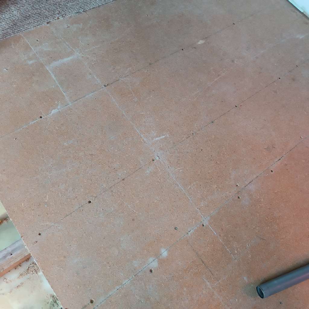 BAU.DE / BAU-Forum: 2. Bild zu Frage "Trittschall und Knarzen reduzieren: Maßnahmen für Balkendecke im Altbau" im BAU-Forum "Modernisierung / Sanierung / Bauschäden" BAU.DE / BAU-Forum: 2. Bild zu Frage "Trittschall und Knarzen reduzieren: Maßnahmen für Balkendecke im Altbau" im BAU-Forum "Modernisierung / Sanierung / Bauschäden"