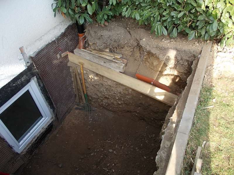 BAU.DE / BAU-Forum: 4. Bild zu Frage "Schalungssteine für Gartenmauer: 17,5 cm bei 1,8m Höhe ausreichend? Kosten & Statik" im BAU-Forum "Tiefbau und Spezialtiefbau" BAU.DE / BAU-Forum: 4. Bild zu Frage "Schalungssteine für Gartenmauer: 17,5 cm bei 1,8m Höhe ausreichend? Kosten & Statik" im BAU-Forum "Tiefbau und Spezialtiefbau"