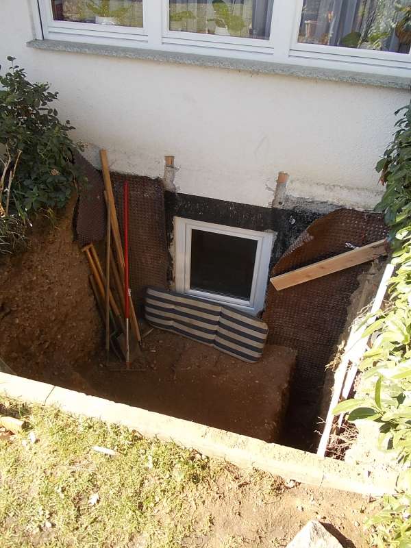 BAU.DE / BAU-Forum: 5. Bild zu Frage "Schalungssteine für Gartenmauer: 17,5 cm bei 1,8m Höhe ausreichend? Kosten & Statik" im BAU-Forum "Tiefbau und Spezialtiefbau" BAU.DE / BAU-Forum: 5. Bild zu Frage "Schalungssteine für Gartenmauer: 17,5 cm bei 1,8m Höhe ausreichend? Kosten & Statik" im BAU-Forum "Tiefbau und Spezialtiefbau"