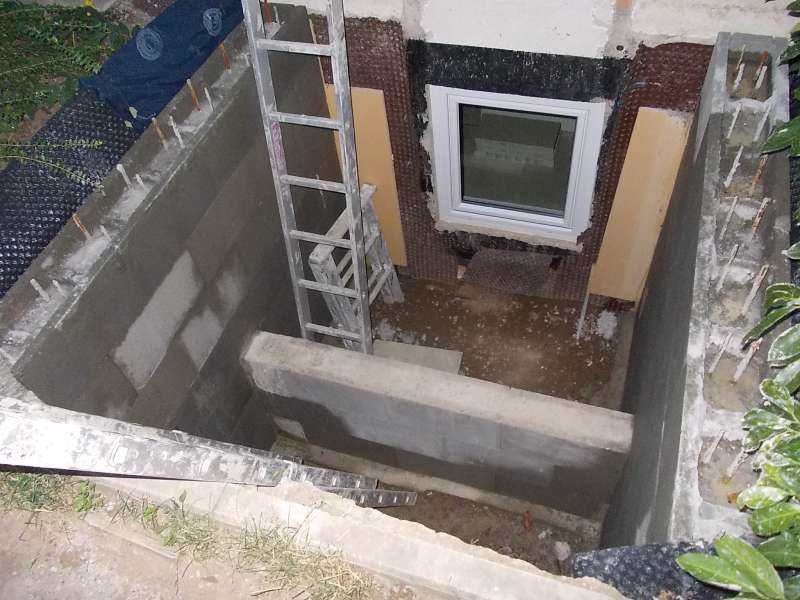 BAU.DE / BAU-Forum: 2. Bild zu Antwort "Gartenmauer-Projekt: Aktueller Baufortschritt mit Schalungssteinen" auf die Frage "Schalungssteine für Gartenmauer: 17,5 cm bei 1,8m Höhe ausreichend? Kosten & Statik" im BAU-Forum "Tiefbau und Spezialtiefbau" BAU.DE / BAU-Forum: 2. Bild zu Antwort "Gartenmauer-Projekt: Aktueller Baufortschritt mit Schalungssteinen" auf die Frage "Schalungssteine für Gartenmauer: 17,5 cm bei 1,8m Höhe ausreichend? Kosten & Statik" im BAU-Forum "Tiefbau und Spezialtiefbau"