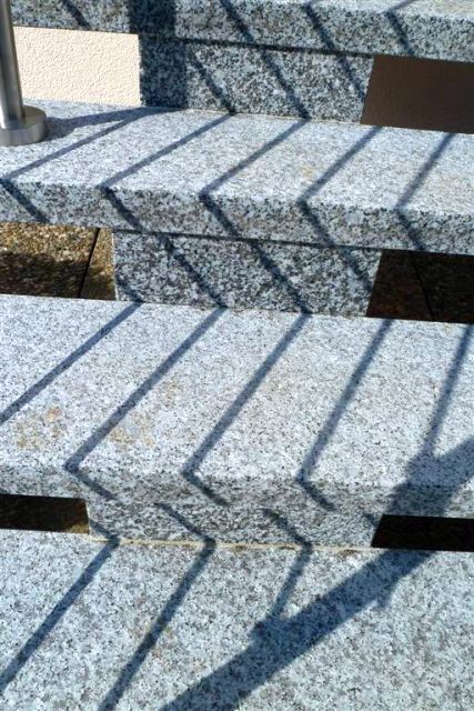 Bilderg&auml;nzung zu Forumsbeitrag: Wasserablaufnut an Treppe,  Standard oder Muss ?