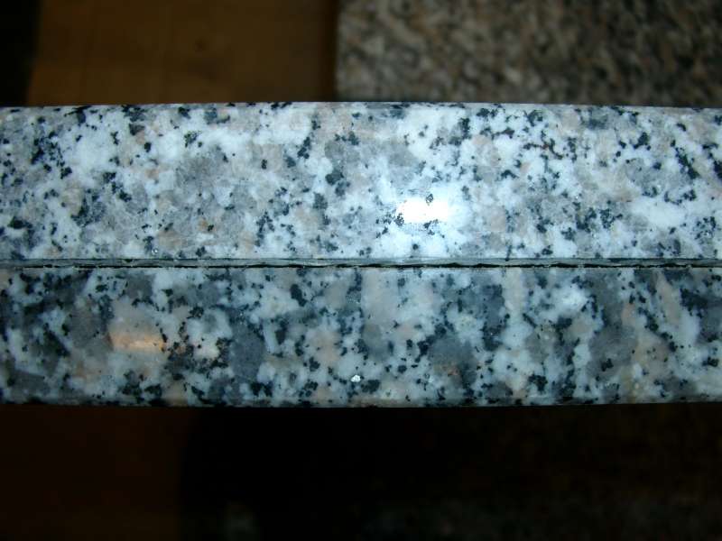 BAU.DE / BAU-Forum: 1. Bild zu Frage "Bedenkliche Verklebung freitragende Granittreppen-Stufen?" im BAU-Forum "Treppen, Rampen, Leitern" BAU.DE / BAU-Forum: 1. Bild zu Frage "Bedenkliche Verklebung freitragende Granittreppen-Stufen?" im BAU-Forum "Treppen, Rampen, Leitern"