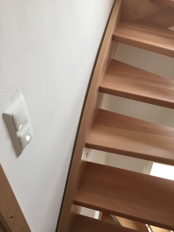 BAU.DE / BAU-Forum: 2. Bild zu Frage "Wangen Holztreppe" im BAU-Forum "Treppen, Rampen, Leitern" BAU.DE / BAU-Forum: 2. Bild zu Frage "Wangen Holztreppe" im BAU-Forum "Treppen, Rampen, Leitern"