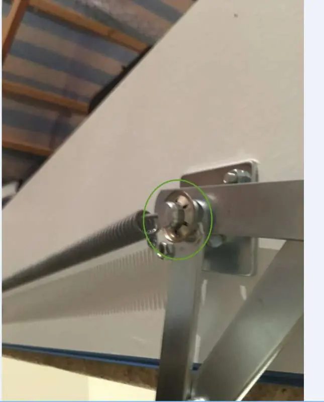 BAU.DE / BAU-Forum: 1. Bild zu Frage "Komische Abdeckung" im BAU-Forum "Treppen, Rampen, Leitern" BAU.DE / BAU-Forum: 1. Bild zu Frage "Komische Abdeckung" im BAU-Forum "Treppen, Rampen, Leitern"