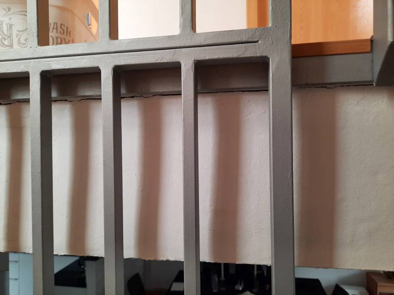 BAU.DE / BAU-Forum: 2. Bild zu Frage "Riss/Lücke an Decke am Treppenauge: Ursachen, Sofortmaßnahmen & Expertenrat?" im BAU-Forum "Treppen, Rampen, Leitern" BAU.DE / BAU-Forum: 2. Bild zu Frage "Riss/Lücke an Decke am Treppenauge: Ursachen, Sofortmaßnahmen & Expertenrat?" im BAU-Forum "Treppen, Rampen, Leitern"