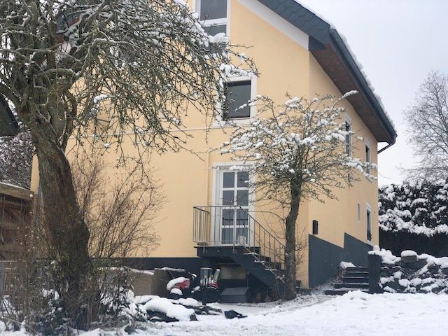 BAU.DE / BAU-Forum: 1. Bild zu Frage "Feuertreppe für Pfarrhaus: Fertigbausatz vs. Neubau – Kosten, Statik & Brandschutz?" im BAU-Forum "Treppen, Rampen, Leitern" BAU.DE / BAU-Forum: 1. Bild zu Frage "Feuertreppe für Pfarrhaus: Fertigbausatz vs. Neubau – Kosten, Statik & Brandschutz?" im BAU-Forum "Treppen, Rampen, Leitern"