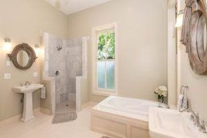 Tipps zur Einrichtung und Renovierung eines kleinen Badezimmers - Bild: Mike Gattorna/Pixabay