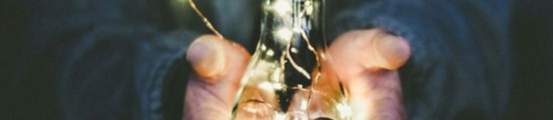 Schrägrollladen: Die smarte Lösung für Fenster mit Winkel Schrägrollladen: Die smarte Lösung für Fenster mit Winkel