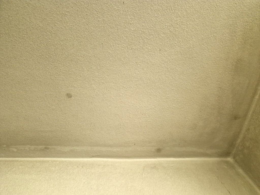 BAU-Forumsbeitrag: Rostflecken von Schrauben in Gipskartondecke: Wie dauerhaft überstreichen? BAU-Forumsbeitrag: Rostflecken von Schrauben in Gipskartondecke: Wie dauerhaft überstreichen?