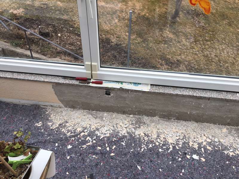 BAU.DE / BAU-Forum: 2. Bild zu Frage "Sandige Innenwand im Wintergarten: Sanierung, Grundierung & geeignete Putze?" im BAU-Forum "Innenwände" BAU.DE / BAU-Forum: 2. Bild zu Frage "Sandige Innenwand im Wintergarten: Sanierung, Grundierung & geeignete Putze?" im BAU-Forum "Innenwände"