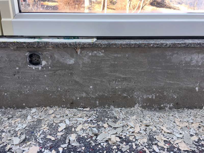 BAU.DE / BAU-Forum: 4. Bild zu Frage "Sandige Innenwand im Wintergarten: Sanierung, Grundierung & geeignete Putze?" im BAU-Forum "Innenwände" BAU.DE / BAU-Forum: 4. Bild zu Frage "Sandige Innenwand im Wintergarten: Sanierung, Grundierung & geeignete Putze?" im BAU-Forum "Innenwände"