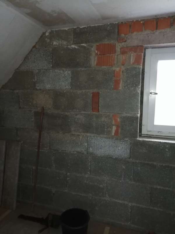 BAU.DE / BAU-Forum: 2. Bild zu Frage "Innenwand verputzen: Rezeptur, Untergrund, Vorbereitung & Materialbedarf?" im BAU-Forum "Innenwände" BAU.DE / BAU-Forum: 2. Bild zu Frage "Innenwand verputzen: Rezeptur, Untergrund, Vorbereitung & Materialbedarf?" im BAU-Forum "Innenwände"