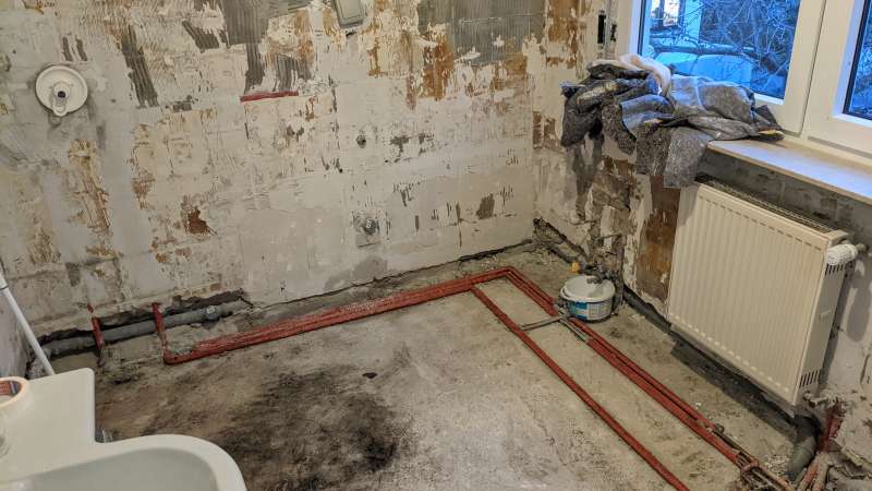 BAU.DE / BAU-Forum: 1. Bild zu Frage "Alte Außenwand "ausgehöhlt"" im BAU-Forum "Innenwände" BAU.DE / BAU-Forum: 1. Bild zu Frage "Alte Außenwand "ausgehöhlt"" im BAU-Forum "Innenwände"