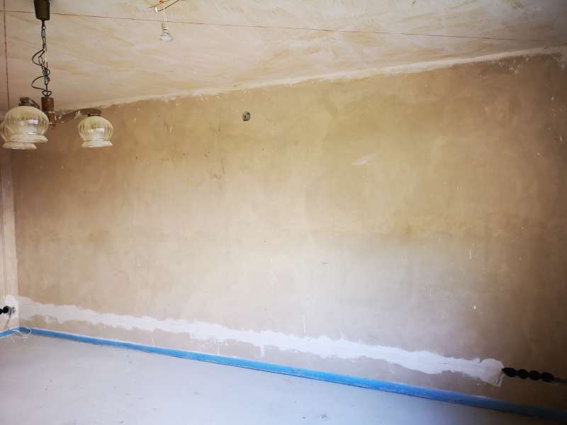 BAU.DE / BAU-Forum: 5. Bild zu Frage "Innenputz - Aufbereitung alter Putz" im BAU-Forum "Innenwände" BAU.DE / BAU-Forum: 5. Bild zu Frage "Innenputz - Aufbereitung alter Putz" im BAU-Forum "Innenwände"