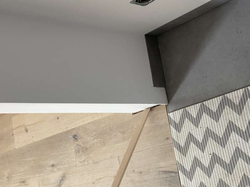 BAU.DE / BAU-Forum: 2. Bild zu Frage "UnderCoverZarge/Flächenbündige Sockelleisten" im BAU-Forum "Innenwände" BAU.DE / BAU-Forum: 2. Bild zu Frage "UnderCoverZarge/Flächenbündige Sockelleisten" im BAU-Forum "Innenwände"