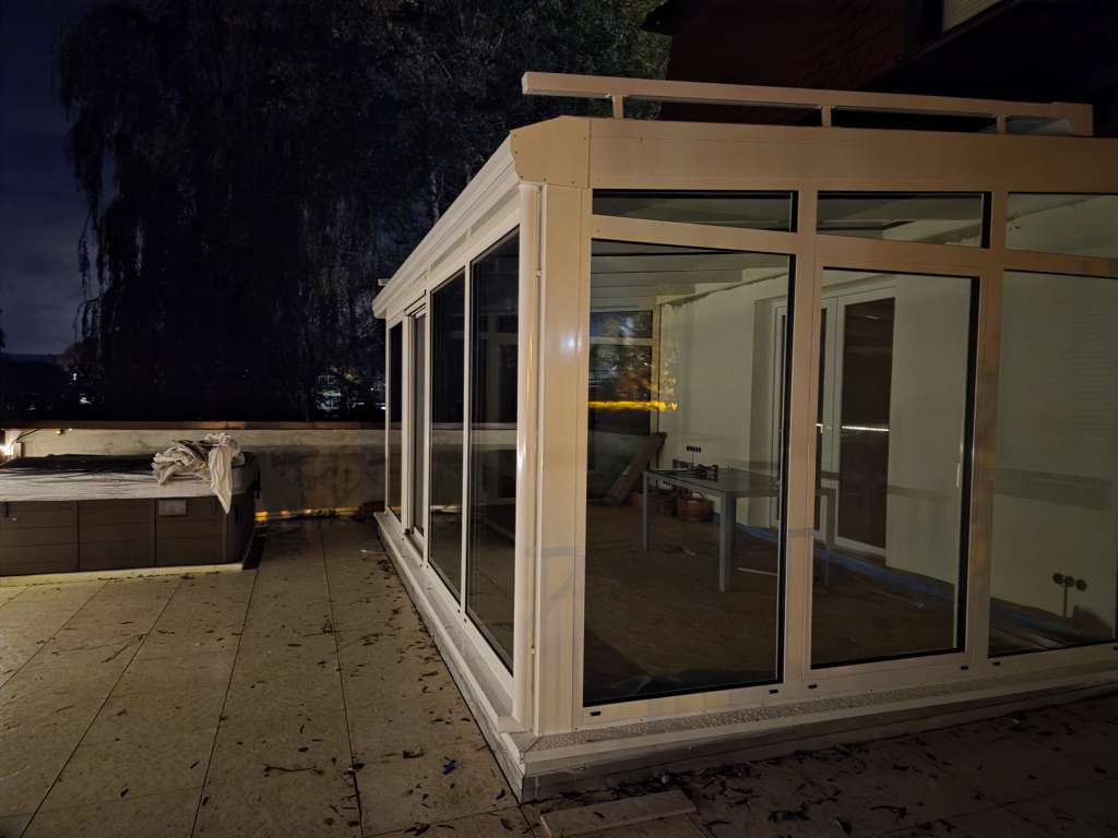 BAU-Forumsbeitrag: Schüco Wintergarten richtig abdichten - Undichtigkeiten bei Fenstern und Dachanschluss BAU-Forumsbeitrag: Schüco Wintergarten richtig abdichten - Undichtigkeiten bei Fenstern und Dachanschluss