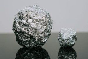 Alu bzw. Aluminium ist ein Leichtmetall, das in vielen verschiedenen Anwendungen eingesetzt wird. Alu bzw. Aluminium ist ein Leichtmetall, das in vielen verschiedenen Anwendungen eingesetzt wird.