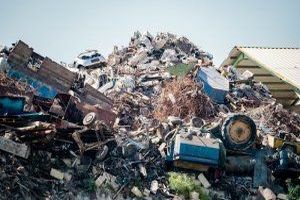 Die Abfallwirtschaft umfasst alle Planungen, Tätigkeiten und organisatorischen Maßnahmen, die mit der Vermeidung, Verwertung und Beseitigung von Abfällen in einem geschlossenen Kreislauf zusammenhängen. Die Abfallwirtschaft umfasst alle Planungen, Tätigkeiten und organisatorischen Maßnahmen, die mit der Vermeidung, Verwertung und Beseitigung von Abfällen in einem geschlossenen Kreislauf zusammenhängen.