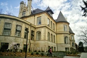 Stilvolle Hausrenovierung: Alten Charme bewahren und moderne Elemente integrieren - Bild: Zoshua Colah / Unsplash Stilvolle Hausrenovierung: Alten Charme bewahren und moderne Elemente integrieren - Bild: Zoshua Colah / Unsplash