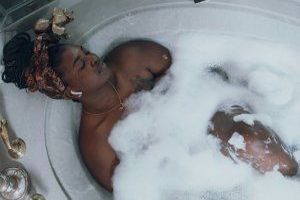 Tipps zur Einrichtung und Renovierung eines kleinen Badezimmers - Bild: Brandy Kennedy / Unsplash Tipps zur Einrichtung und Renovierung eines kleinen Badezimmers - Bild: Brandy Kennedy / Unsplash