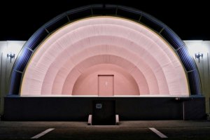 Traglufthalle mieten oder kaufen? Was lohnt sich für Vereine, Kommunen und Unternehmen? - Bild: David Tip / Unsplash Traglufthalle mieten oder kaufen? Was lohnt sich für Vereine, Kommunen und Unternehmen? - Bild: David Tip / Unsplash